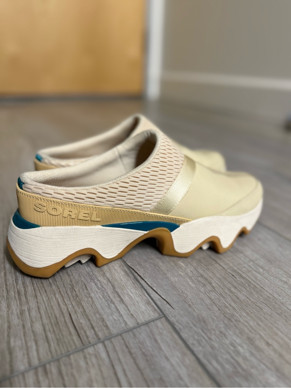 Sorel Cream & Teal Platform Mule Clogs